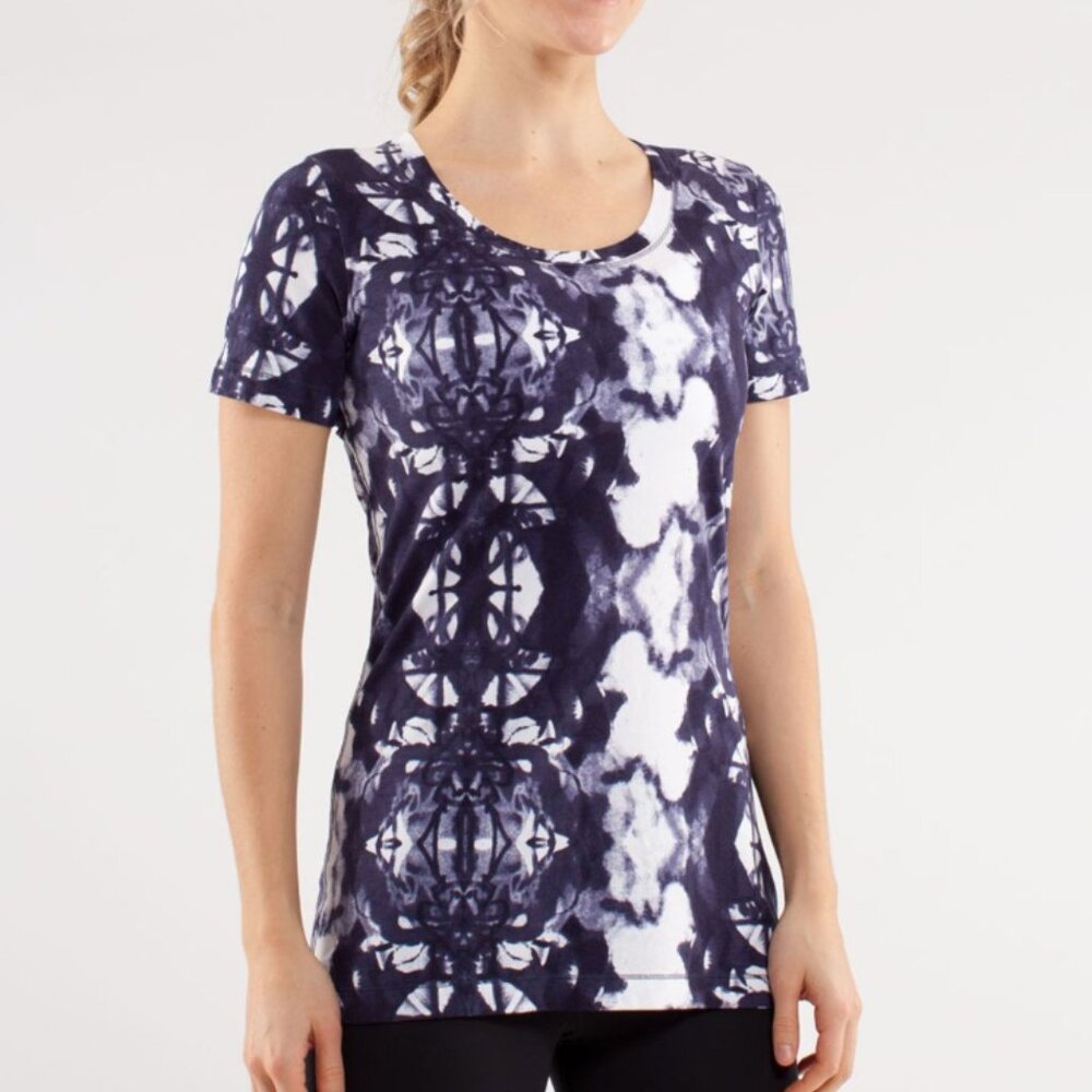 Lululemon Every Yogi Tee Ink Blot Print Size 8 Shibori Style (Read Measurements)